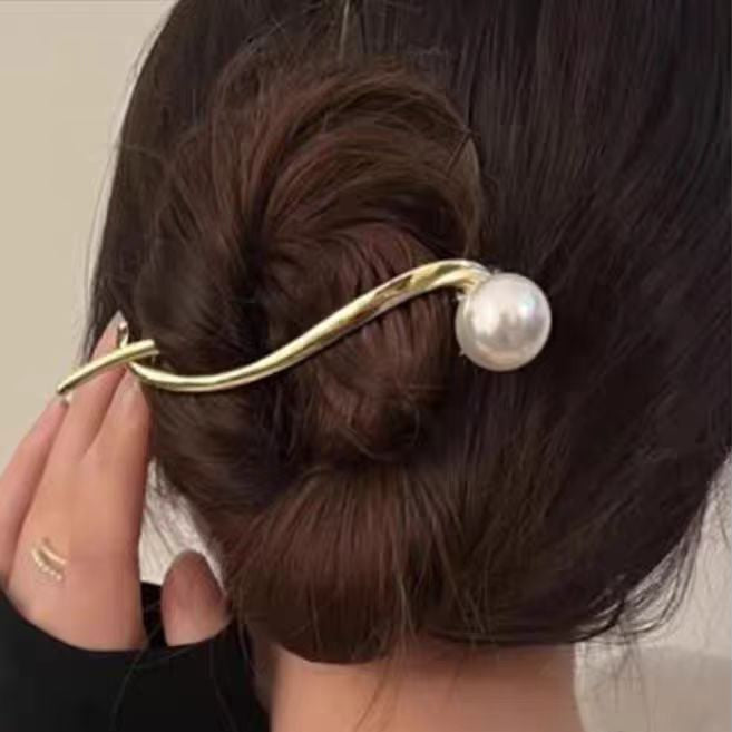 Kyrlune Pearl Frog Clip Hair Claw