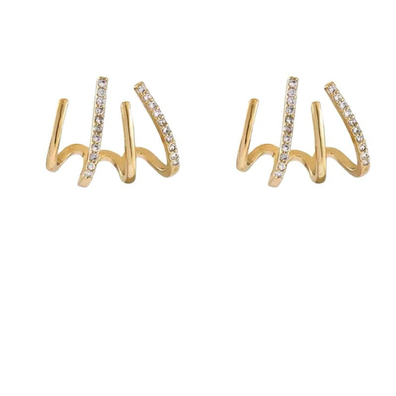 Kyrlune Gold Four-Claw Stud Earrings