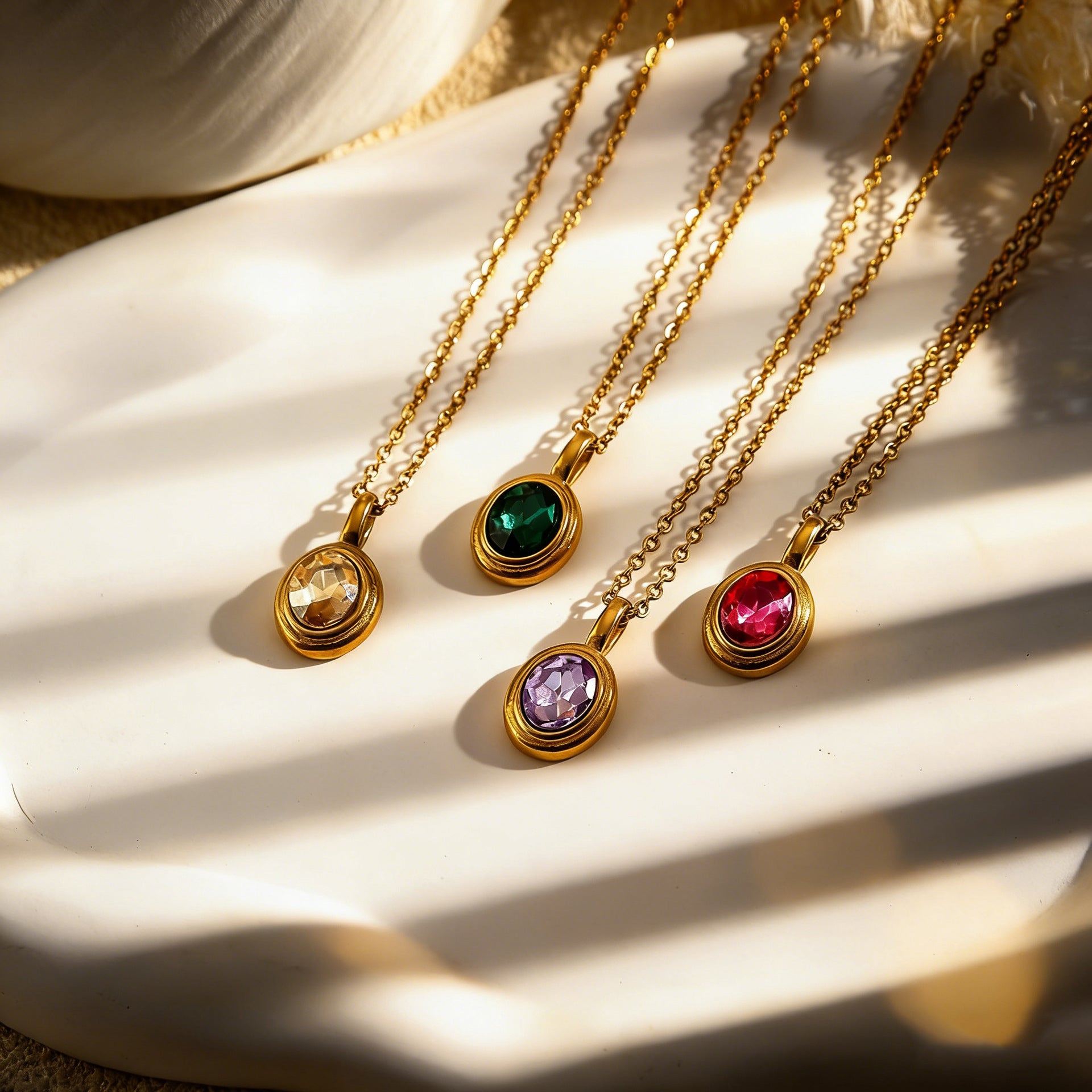 Kyrlune Oval Gem Clavicle Necklace