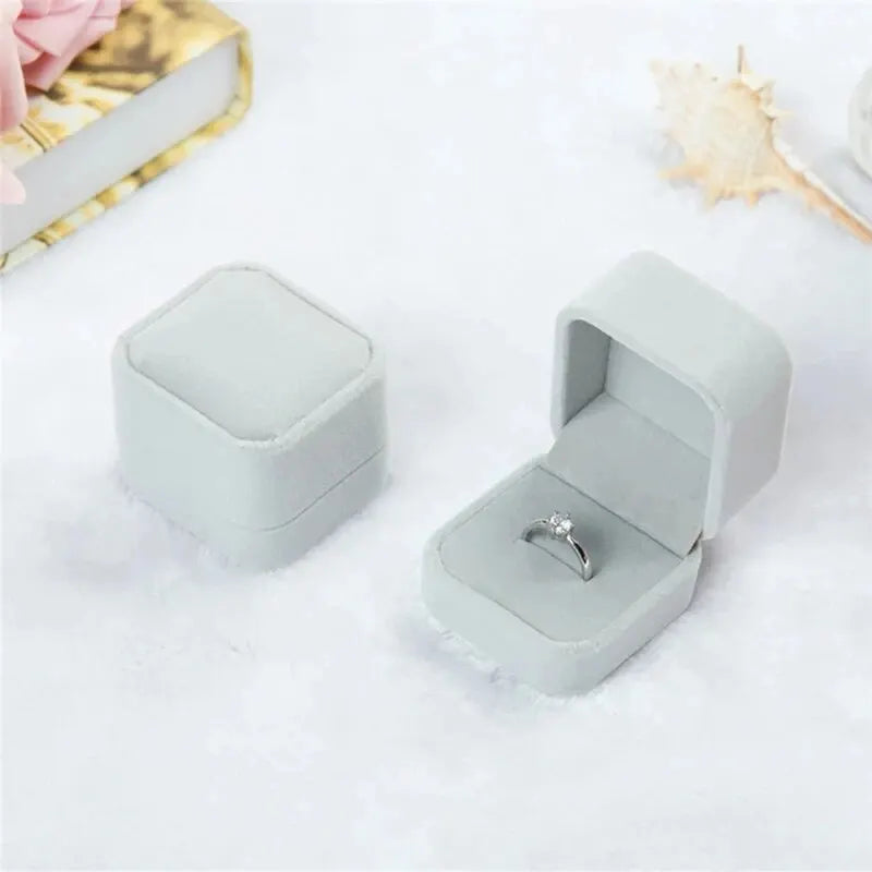 Kyrlune Velvet Gift Box - view 9