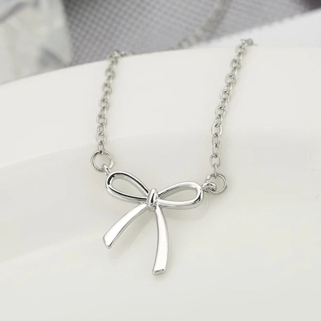 Kyrlune Gold Bow Pendant Choker Necklace