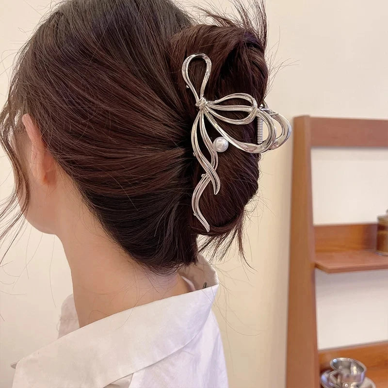 Kyrlune Gold Wave Hair Claw Clip - view 3