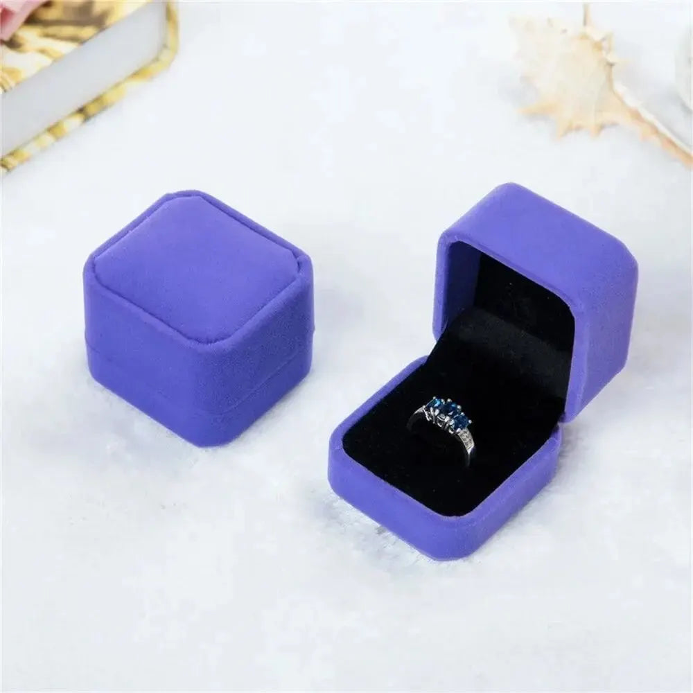 Kyrlune Velvet Gift Box - view 8