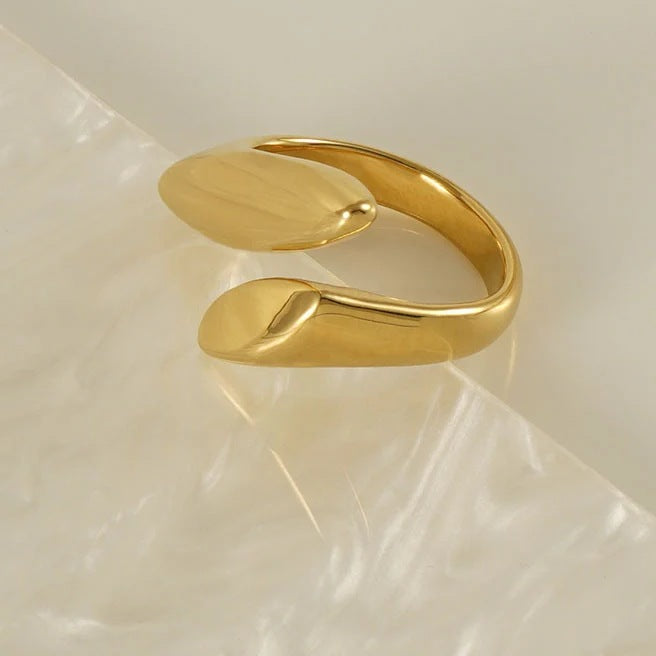 Kyrlune Gold Sculptural Leaf Ring - view 2